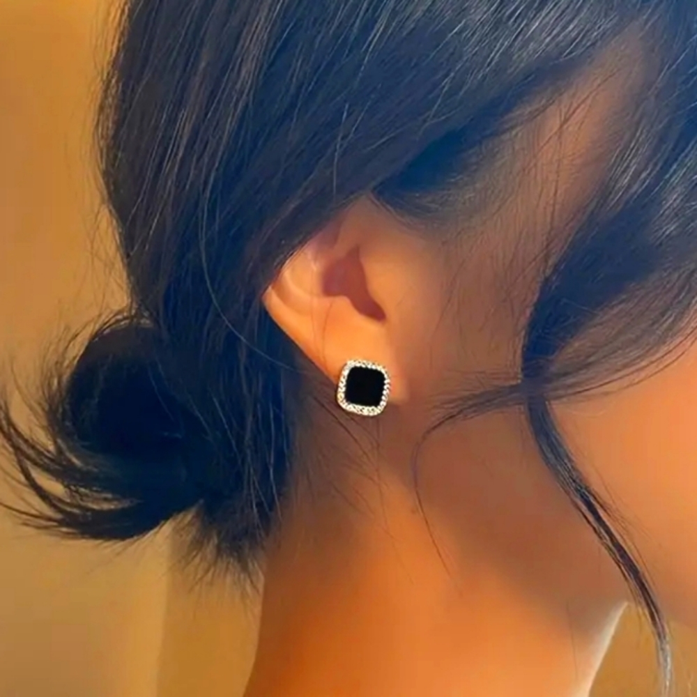 NEW Sparkling Black & Crystal Geometric Square Stud Earrings -Lovely Classy GIFT - Picture 3 of 7